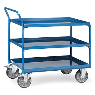 ein FETRA® Tischwagen mit Blechwannen mit drei Etagen auf weißem Hintergrund