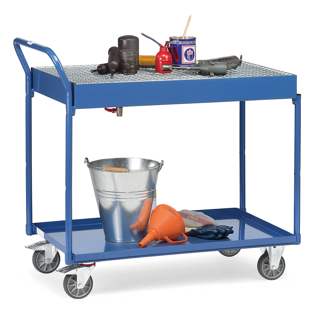 ein FETRA® Tischwagen mit Blechwannen mit zwei Etagen und Schmierungsuntensilien auf weißem Hintergrund