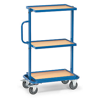 ein blauer FETRA® Wagen für Eurokästen mit drei Etagen auf weißem Hintergrund