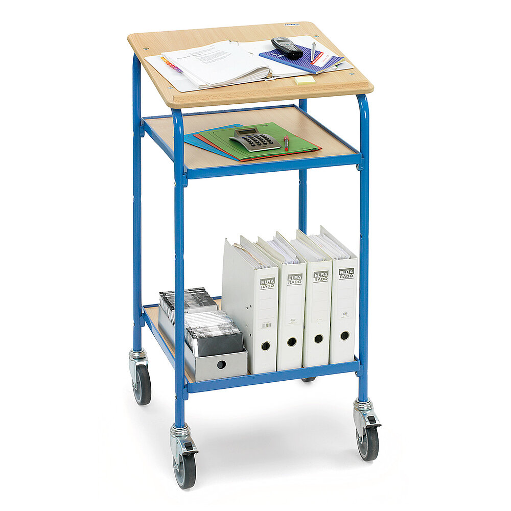 ein blaues FETRA® Rollpult mit 3 Etagen und diversen Büroutensilien auf weißem Hintergrund