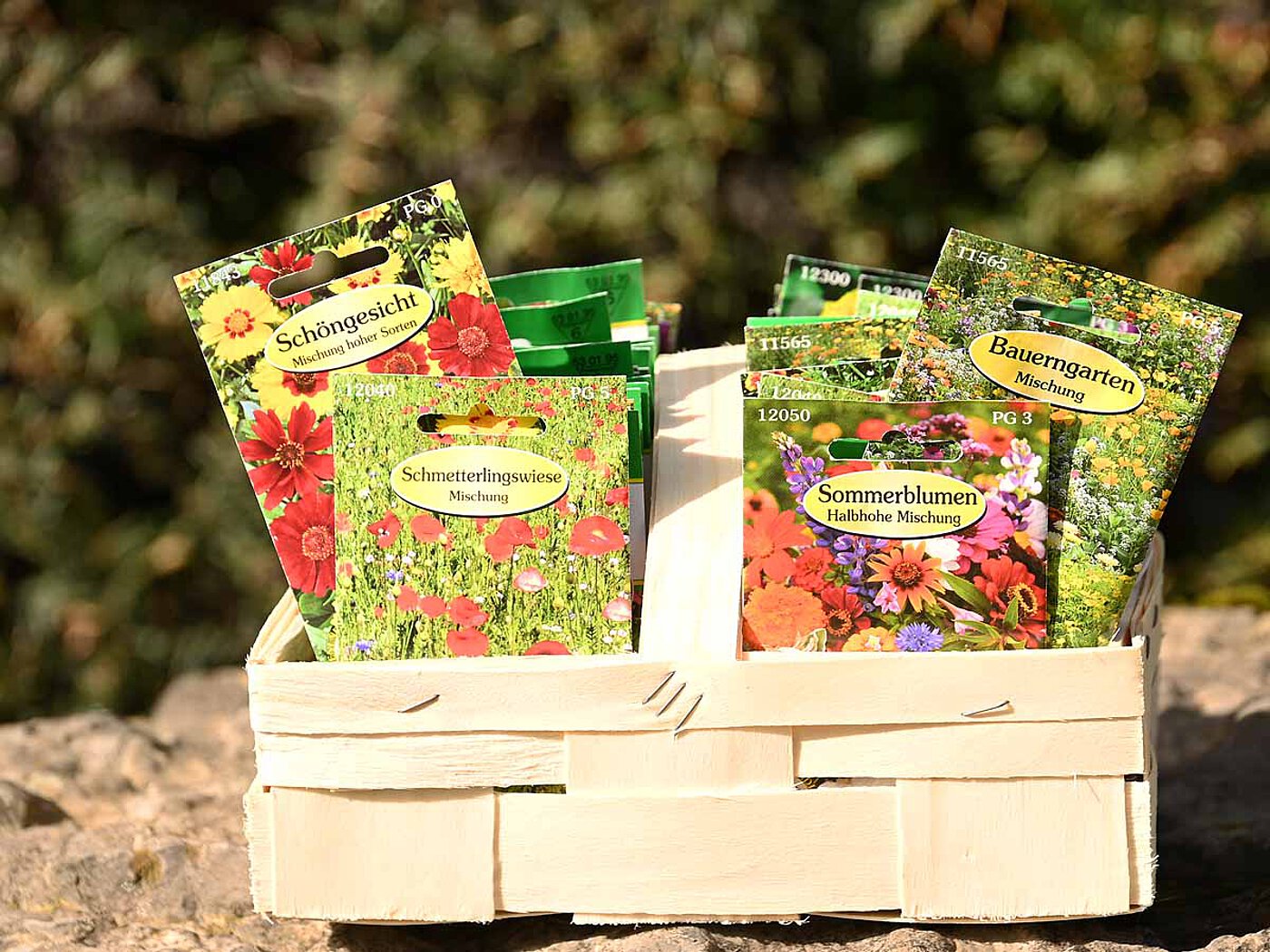 Korb mit Blühpflanzensamen für Insektennützlinge - bwz Schwingungstechnik