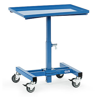 ein blauer höhenverstellbarer FETRA® Materialständer für Kisten auf Rollen vor weißem Hintergrund