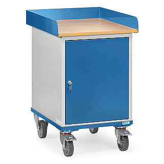 ein blauer FETRA® Rollschrank mit Abrollrand oben auf weißem Hintergrund