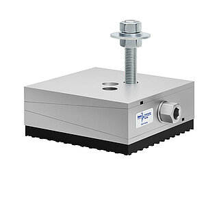 a square, height-adjustable machine mount made of precision-milled metal, adjusted in middle position, consisting of top, middle and bottom part lacquered in silver colour, with the wedge-shaped middle part featuring a protruding centered hexagonal screw for height adjustment, two holes for fastening screws in the top part, a fastening screw fastened in the bottom part and a medium-thick black elastomer with structured surface for vibration damping at the bottom, isolated on white background