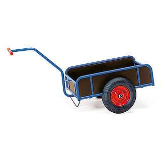 ein blauer FETRA® Handwagen mit starrer Deichsel, 4 Seitenwänden und Luftbereifung auf weißem Hintergrund