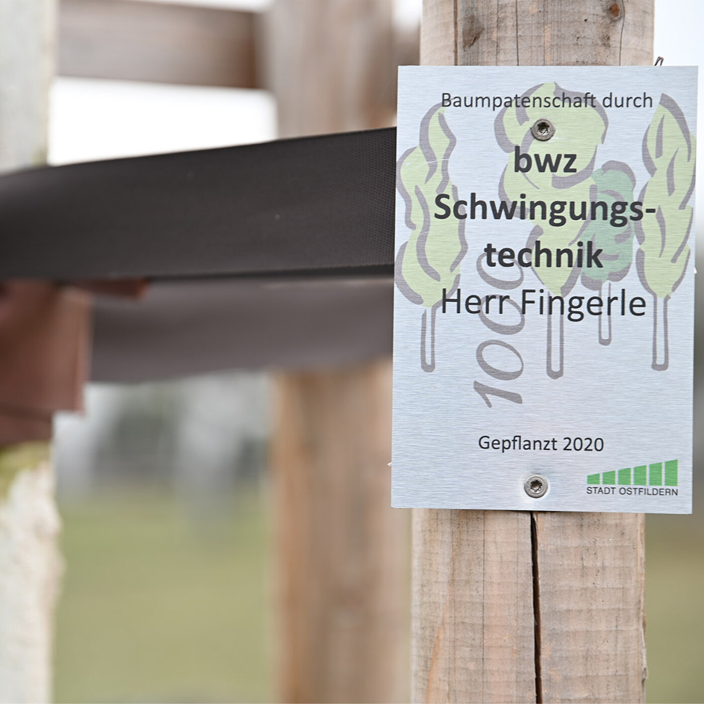 Baumplakette Patenschaftsbaum Ostfildern-Nellingen - bwz Schwingungstechnik