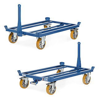 zwei blaue FETRA® Palettenfahrgestelle mit gelblicher Polyurethan-Bereifung Ansichten Kupplung und Deichsel auf weißem Hintergrund