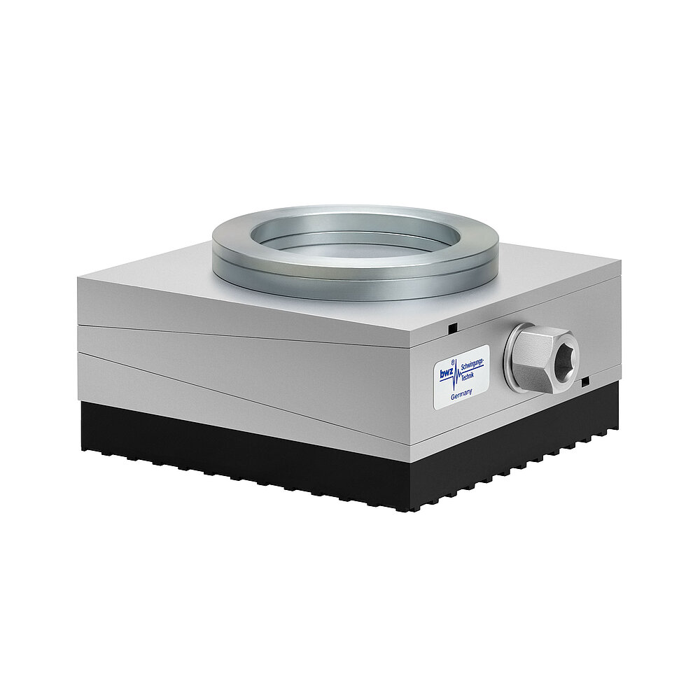 a square, height-adjustable machine mount made of precision-milled metal, adjusted in middle position, consisting of top, middle and bottom part lacquered in silver colour, with the wedge-shaped middle part featuring a protruding centered hexagonal screw for height adjustment, an angular compensation calotte consisting of two spherical, aligned metal rings fastened onto the top part and a thick black elastomer with structured surface for vibration isolation at the bottom, isolated on white background