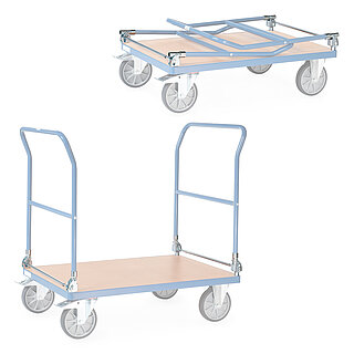 ein blauer FETRA® Schiebebügelwagen aus Stahlrohr mit tiefliegender rechteckiger Plattform aus hellem Holz, beidseitig abklappbaren Schiebebügeln, zwei Bockrollen vorne, zwei feststellbaren Lenkrollen hinten, und darüber ein zweiter, zusammengeklappter, baugleicher Wagen, der Bildfokus jeweils auf den Klappgelenken aus verzinktem Stahl, alles freigestellt auf weißem Hintergrund